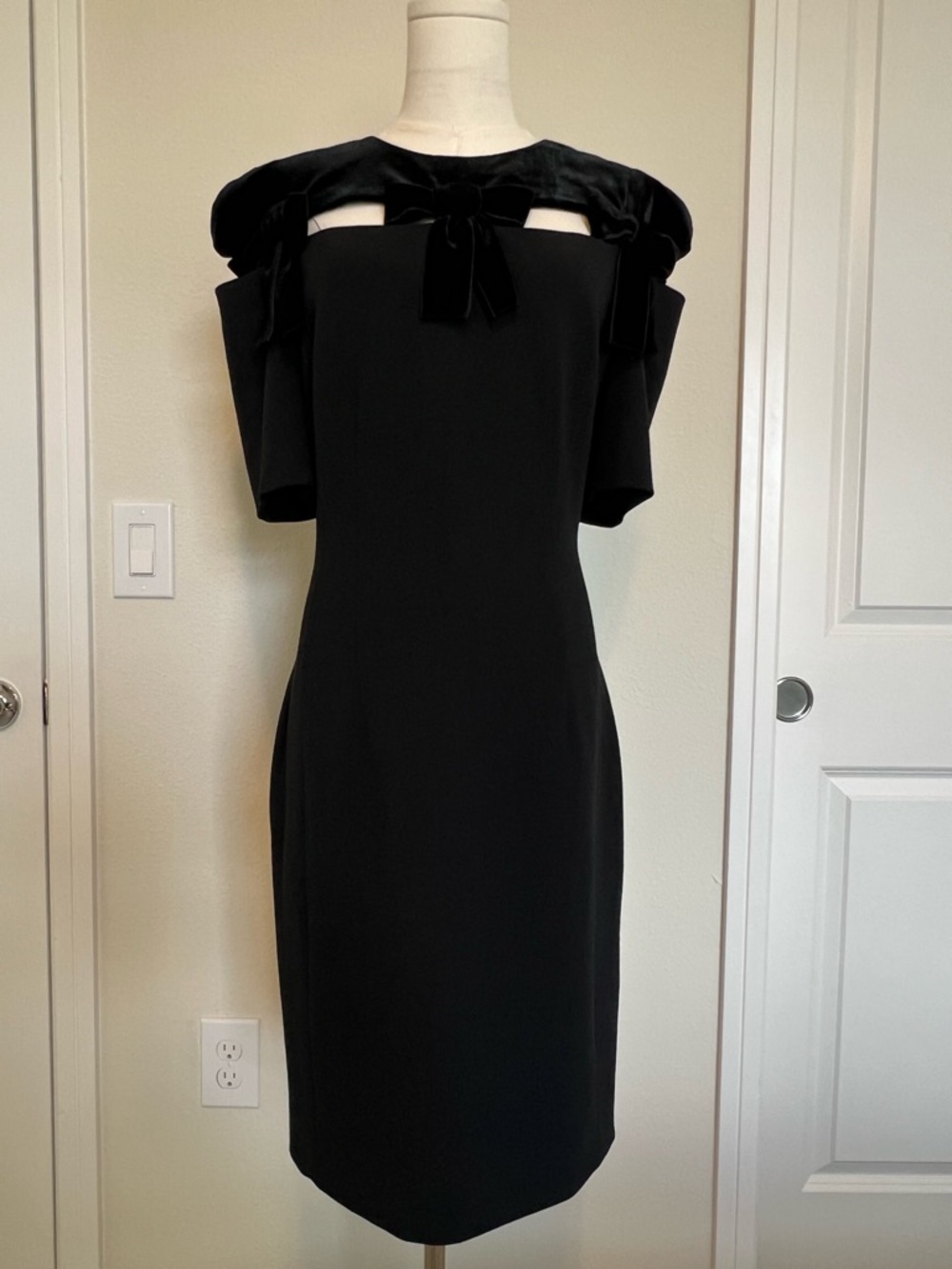 Fendi Black Cocktail Dress with Bow Detail – Size IT 42 (US 6)